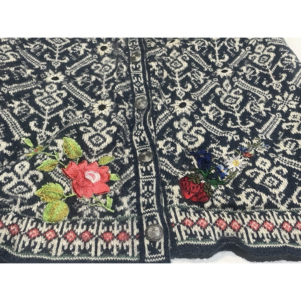 Rare Vintage Dale of Norway Embroidered Wool Cardigan | Cottagecore | Size S - Picture 11 of 11